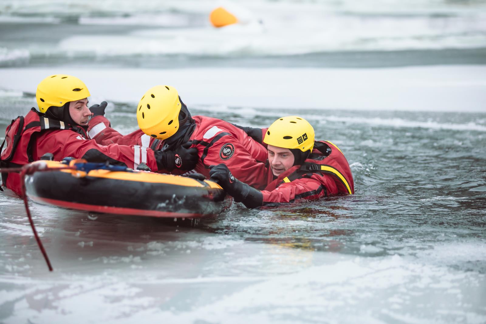 výcvik na zamrzlé hladině.jpg