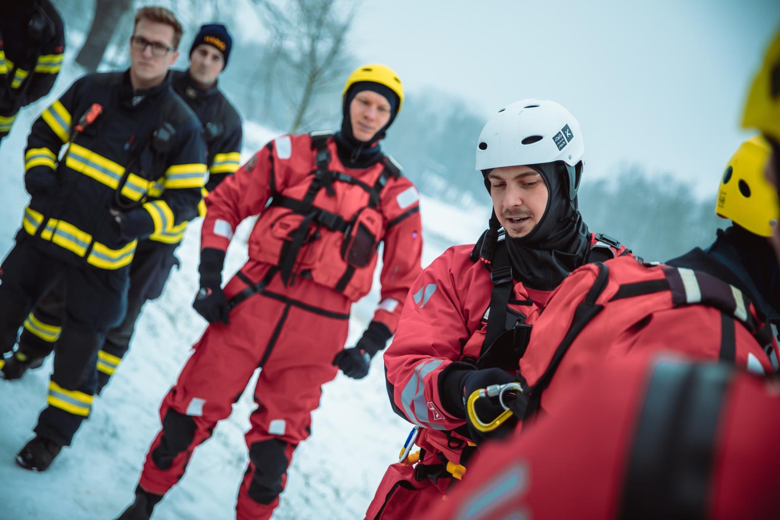 výcvik na zamrzlé hladině.jpg