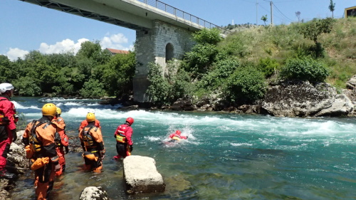 vycvikzachranazvodyCernaHora (8).JPG