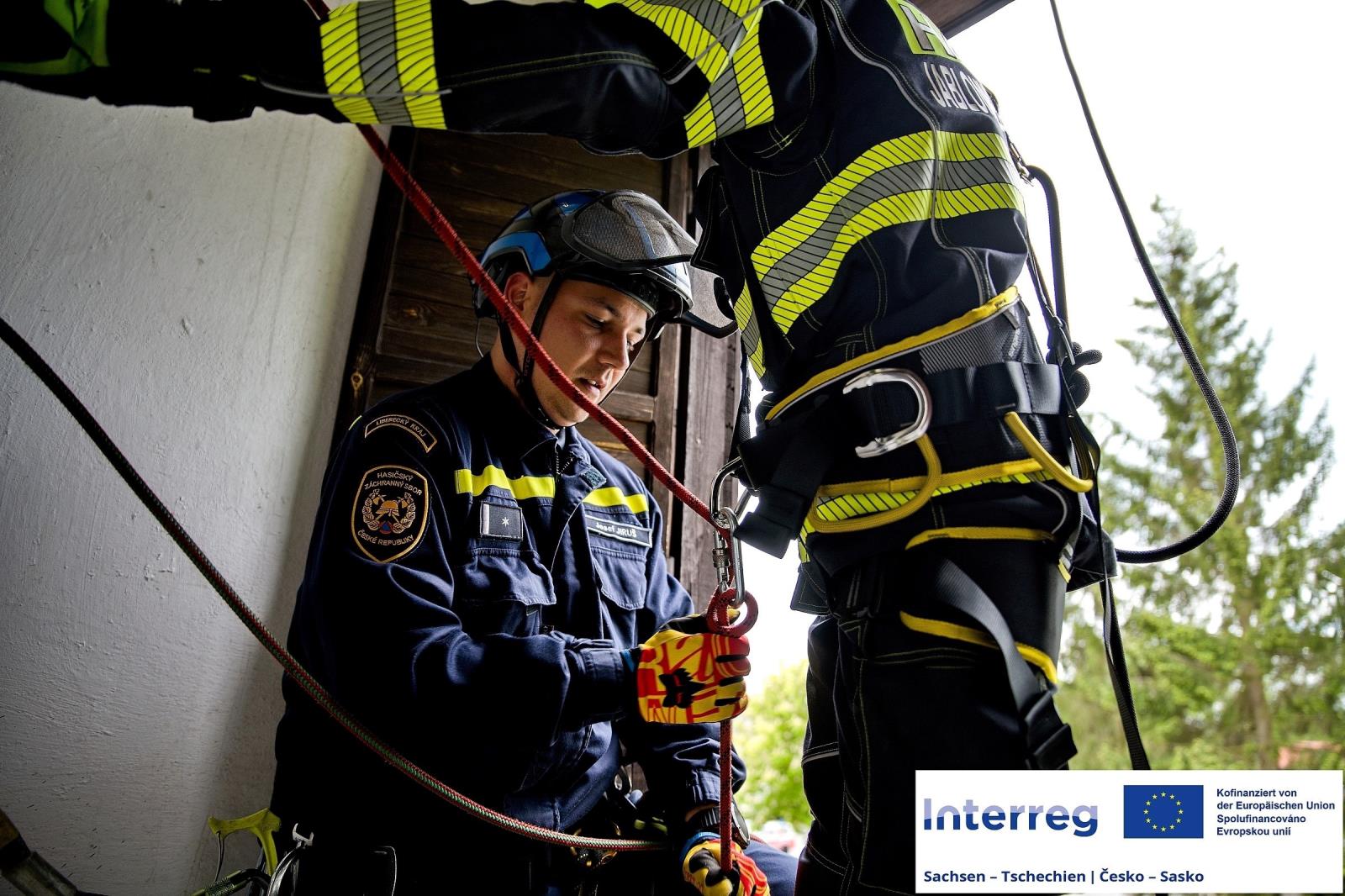 Spolupráce dvou česko-saských projektů_Společné výcviky – hasební práce a práce s motorovou pilou_5.jpg