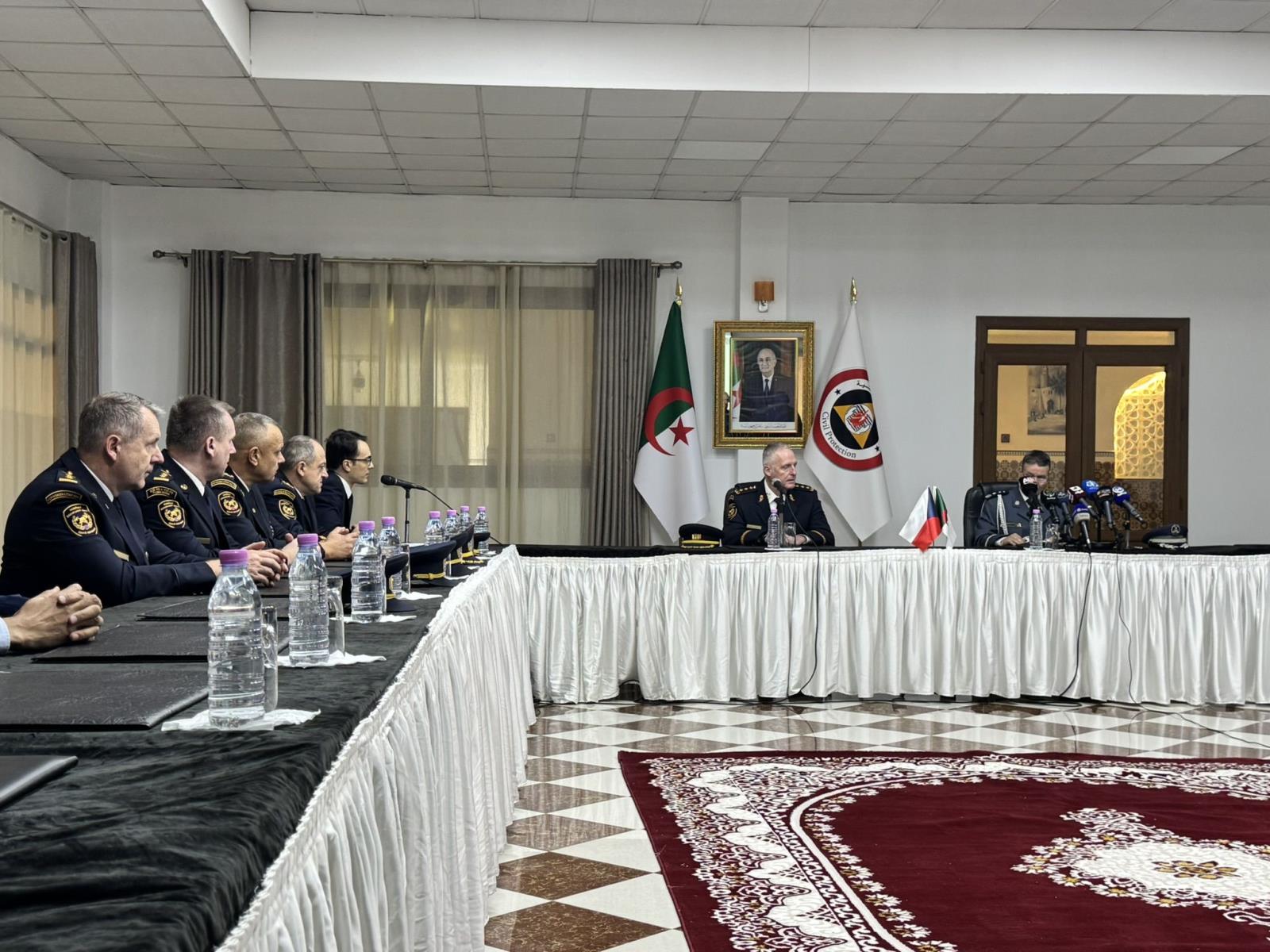 Delegace vedená generálním ředitelem HZS ČR genpor. Vladimírem Vlčkem absolvovala ve dnech 7. až 11. listopadu 2025 pracovní návštěvu Alžírské lidové republiky.