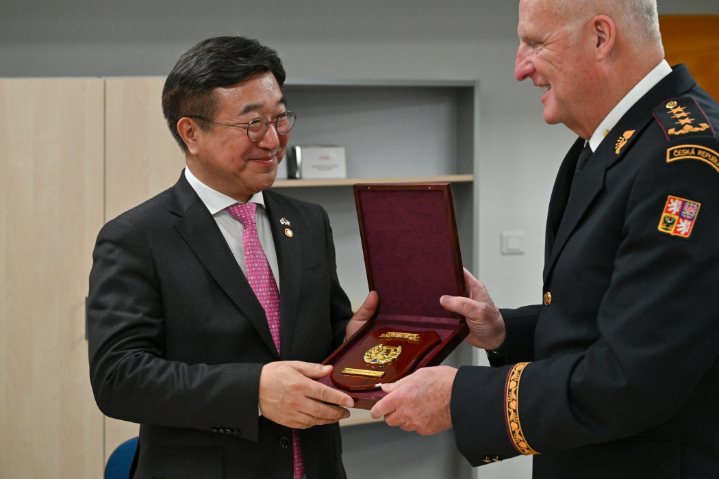 Ministr vnitra Korejské republiky pan Yun Ho Jung se setkal v rámci CZ-KR fóra s vrcholnými představiteli HZS ČR