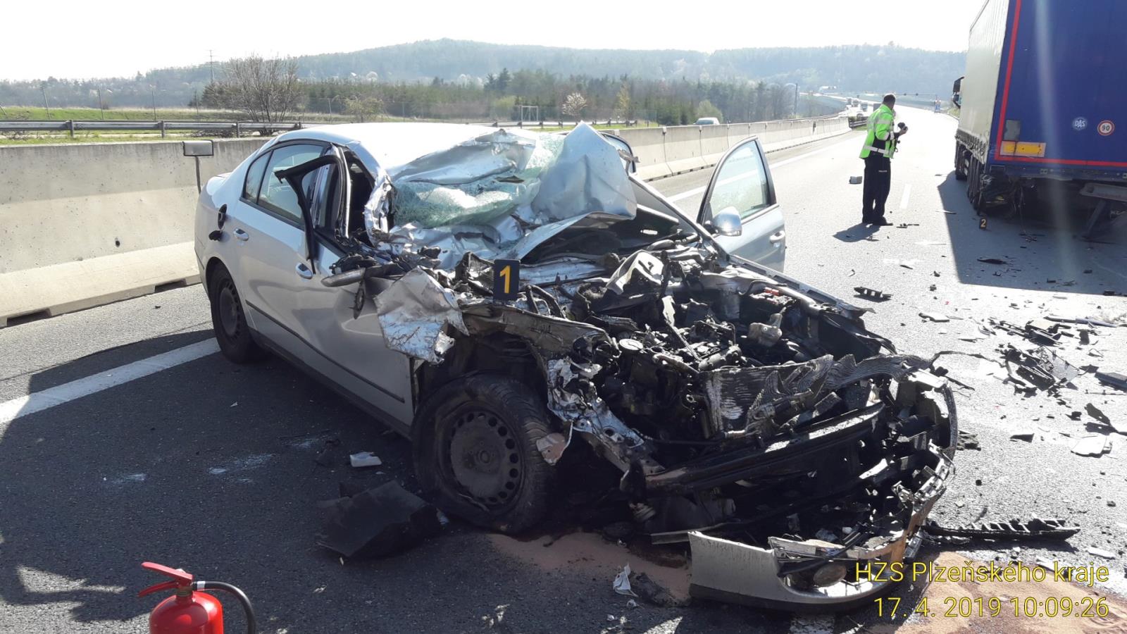 17_4_2019 DN OA x kamion D5 (1).jpg