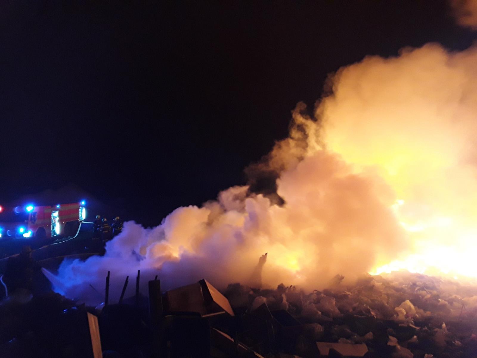 2025-12-20 Požár skládka Žabčice