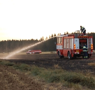 Požár strniště na Pardubicku