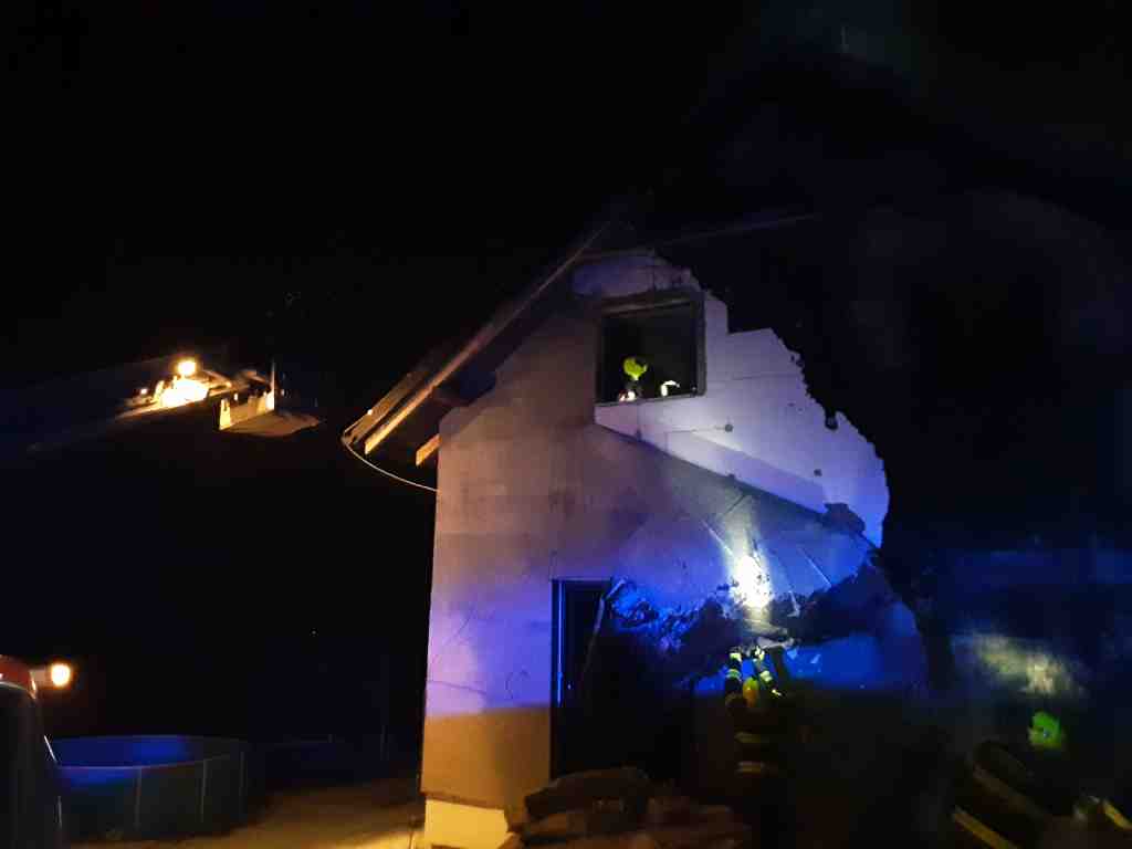 2901_pozar_rodinny_dum_lisnice (2).jpg