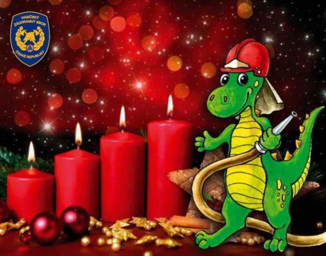 I maskot hasičů Pardubického kraje, dráček Ohniváček, přeje všem kouzelný adventní čas