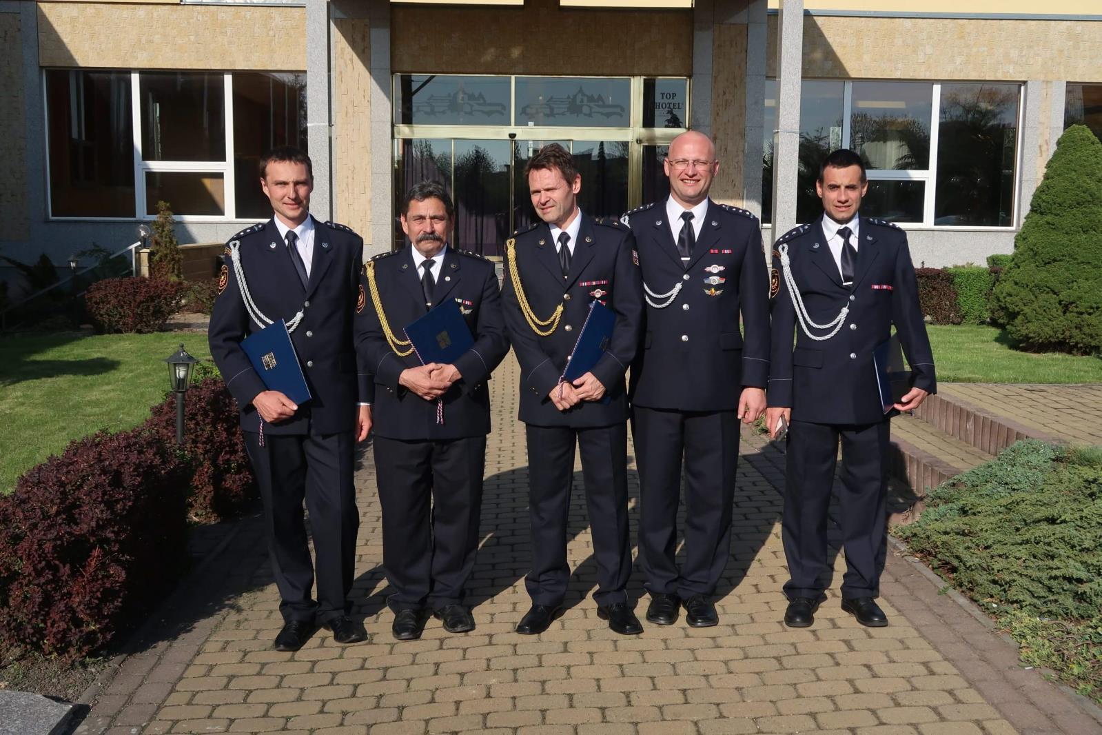 Družstvo CTIF HZS KHK na vyhlášení.jpeg