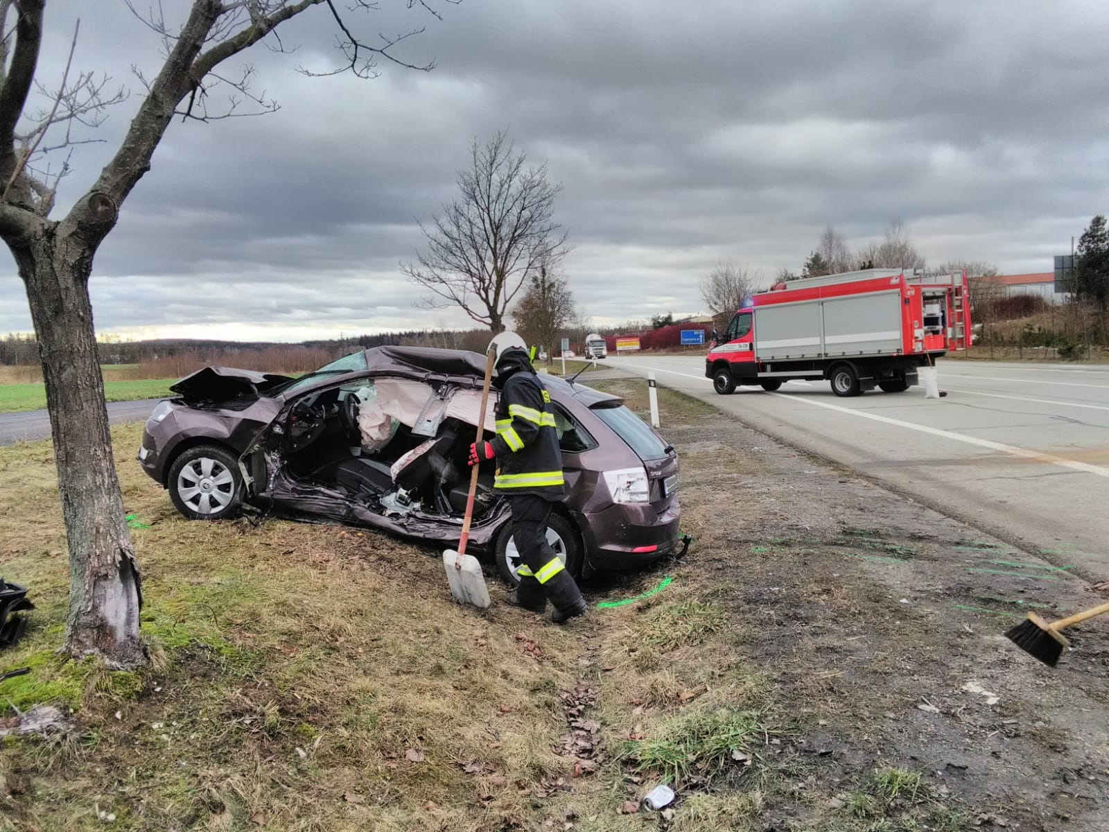JČK_DN osobního vozu a dodávky v Jindřichově Hradci.jpg