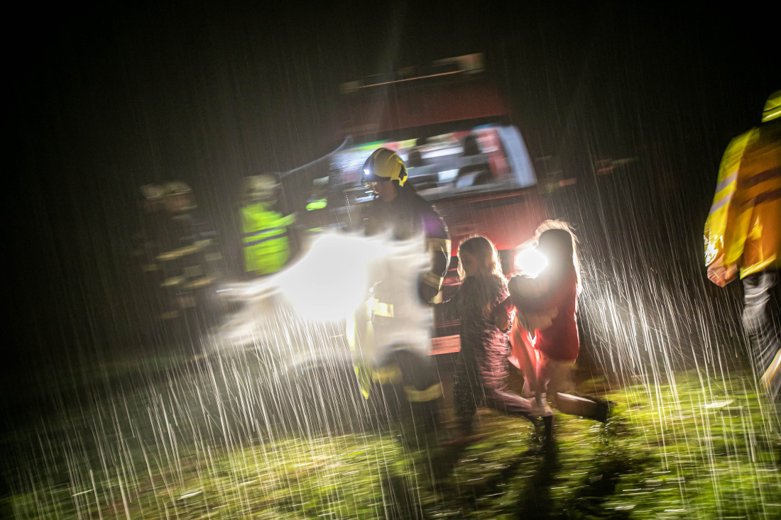 Léto bylo doslova bouřlivé. Počasí si s námi zahrávalo, odstraňovali jsme následky přívalových dešťů i silného větru. Museli jsme také evakuovat několik dětských táborů.