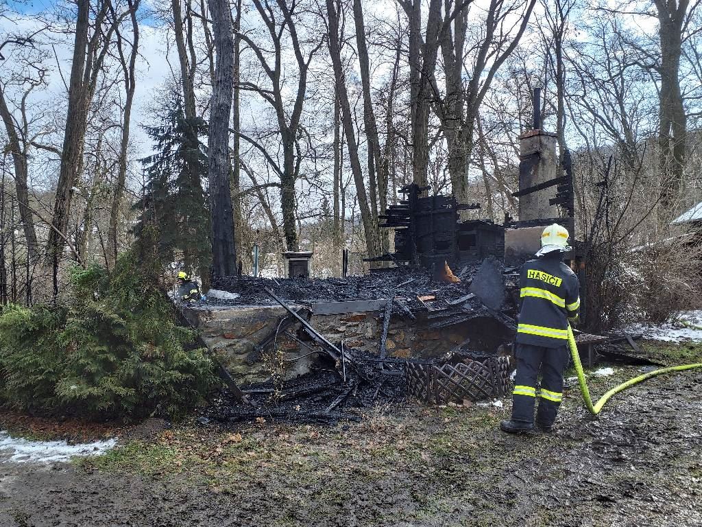 Ivančice požár chaty.jpeg