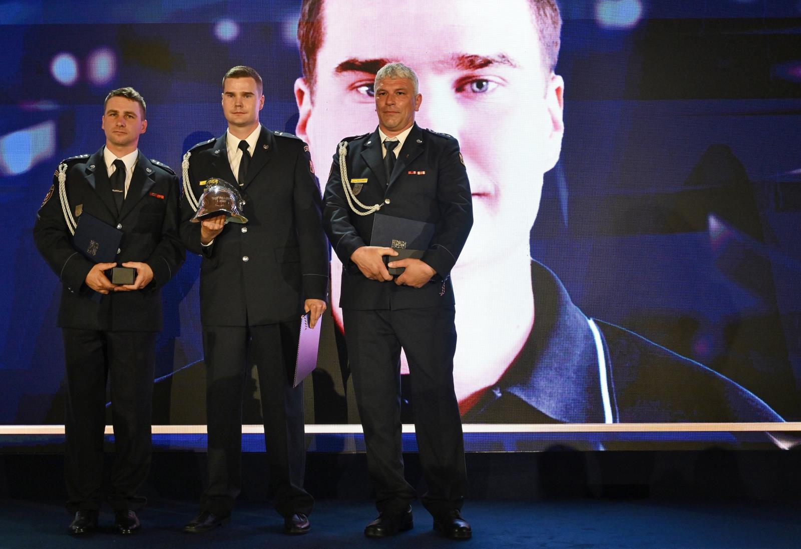 Hasič roku 2024_společná fotografie_upraveno.jpg