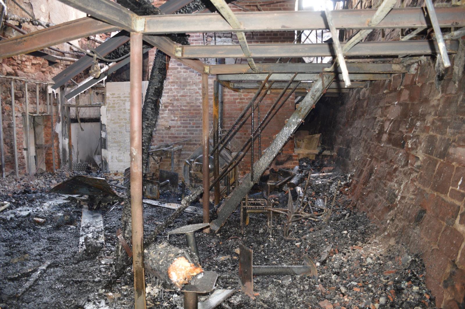 Vyhořelá klubovna.jpg