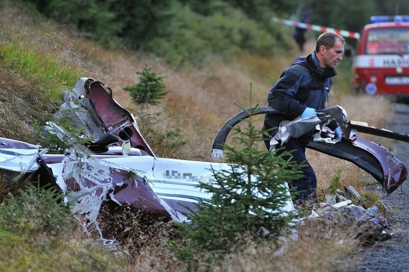 FOTO MU SRPEN 2014/24.8.2014 Modrava - pád letadla (1).jpg