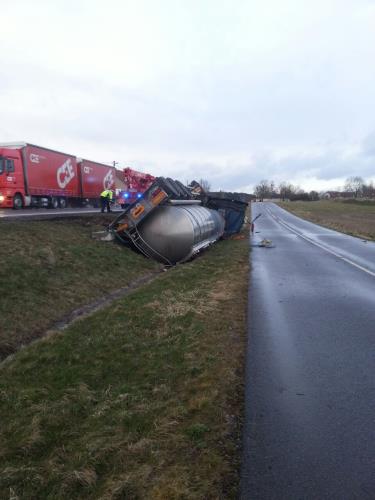Cisterna se převrátila v Opatovci