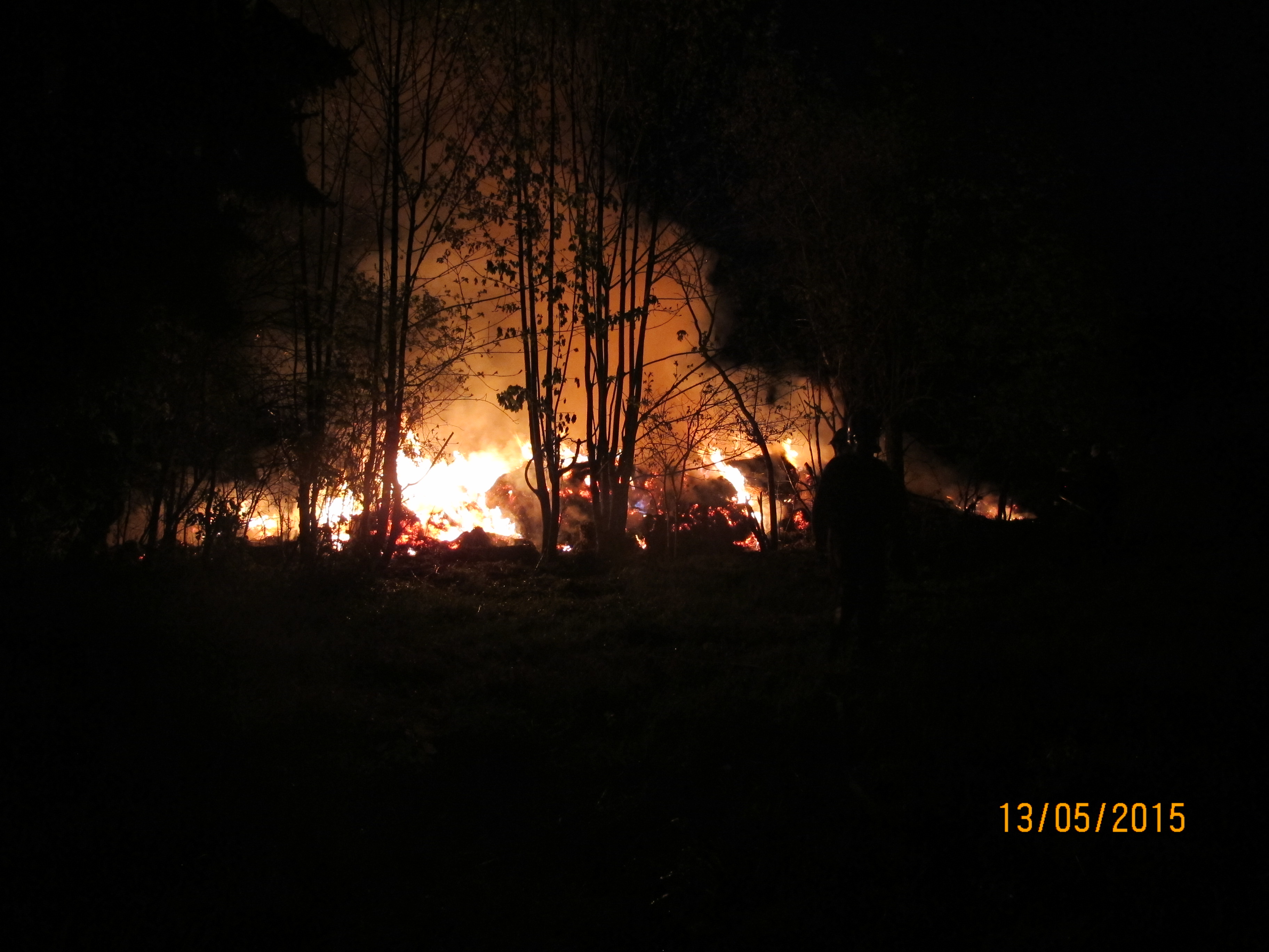 13.5.2015 požár stohu Dolní Jamné.jpg