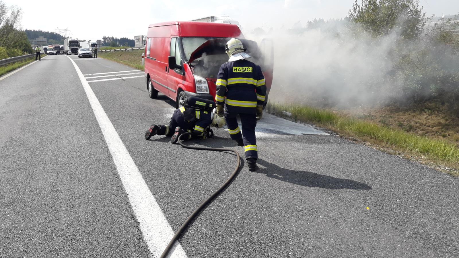 6_9_2018 Požár D5 u sjezdu ejpovice (2).jpg