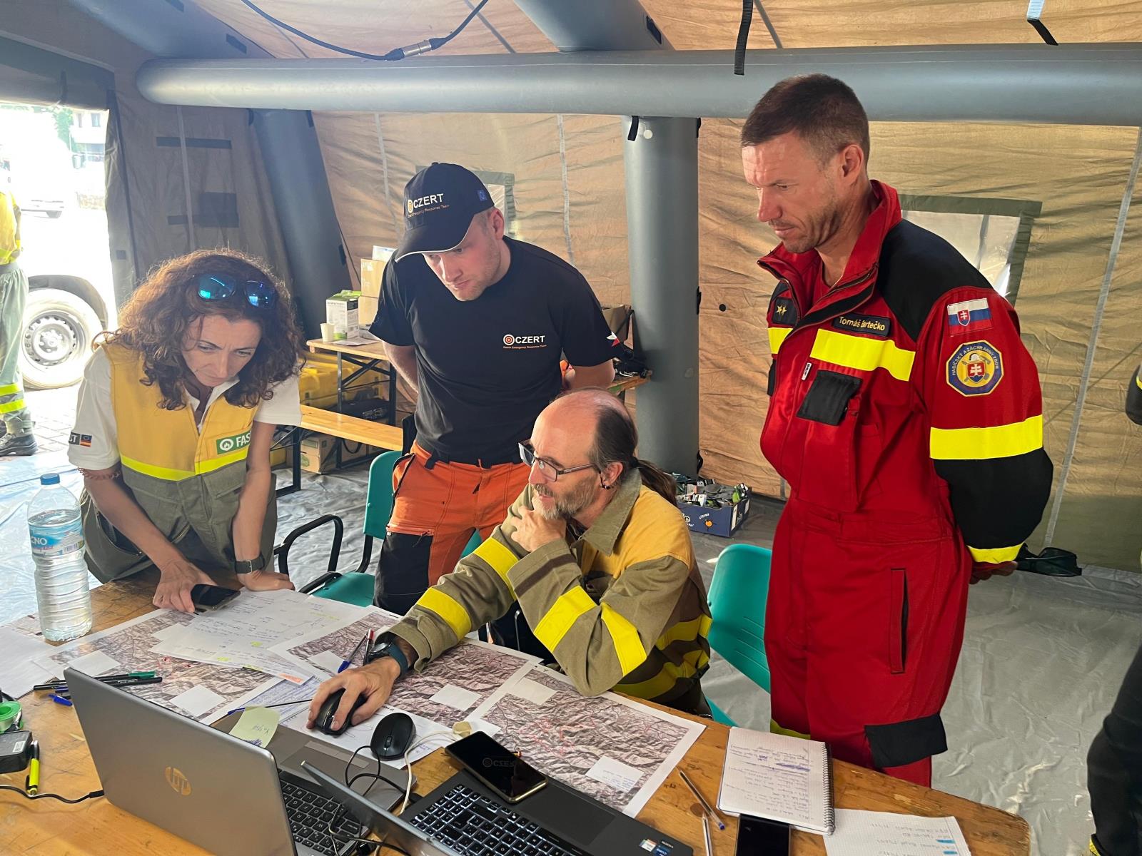 Španělsko_porada štábu (2).jpg