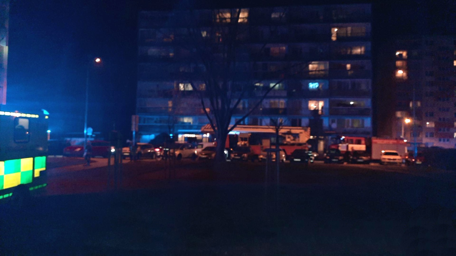 001-Požár panelového domu v Kralupech nad Vltavou.jpg