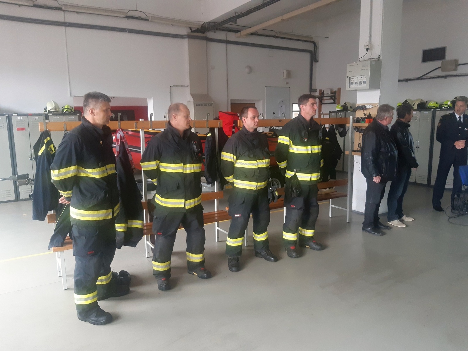 001-Předání bateriového ventilátoru na stanici Sedlčany.jpg