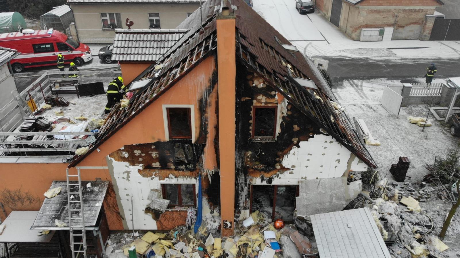 001-požár rodinného domu Libovice.jpg