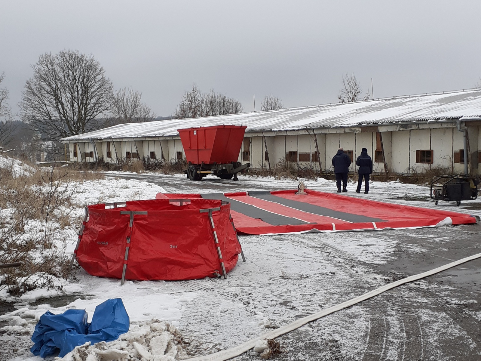 002-Likvidace chovu kachen na farmě v Lánech na Kladensku.jpg