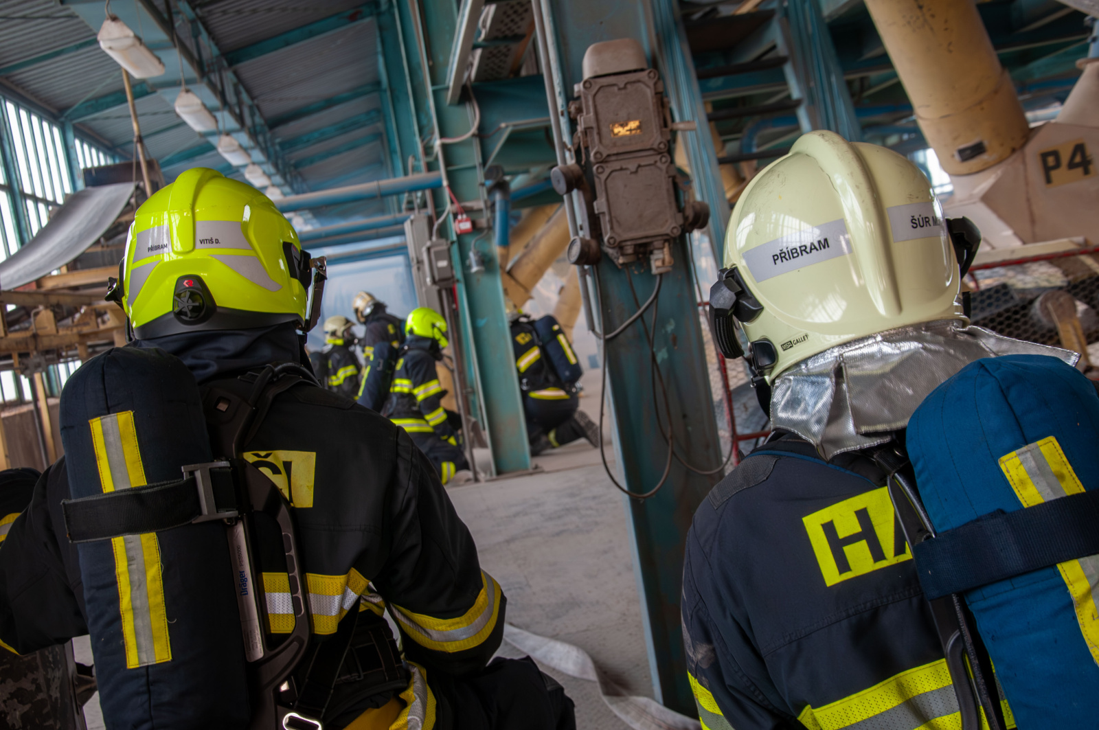 002-Nácvik likvidace požáru na vrcholu obilních sil v Milíně.jpg