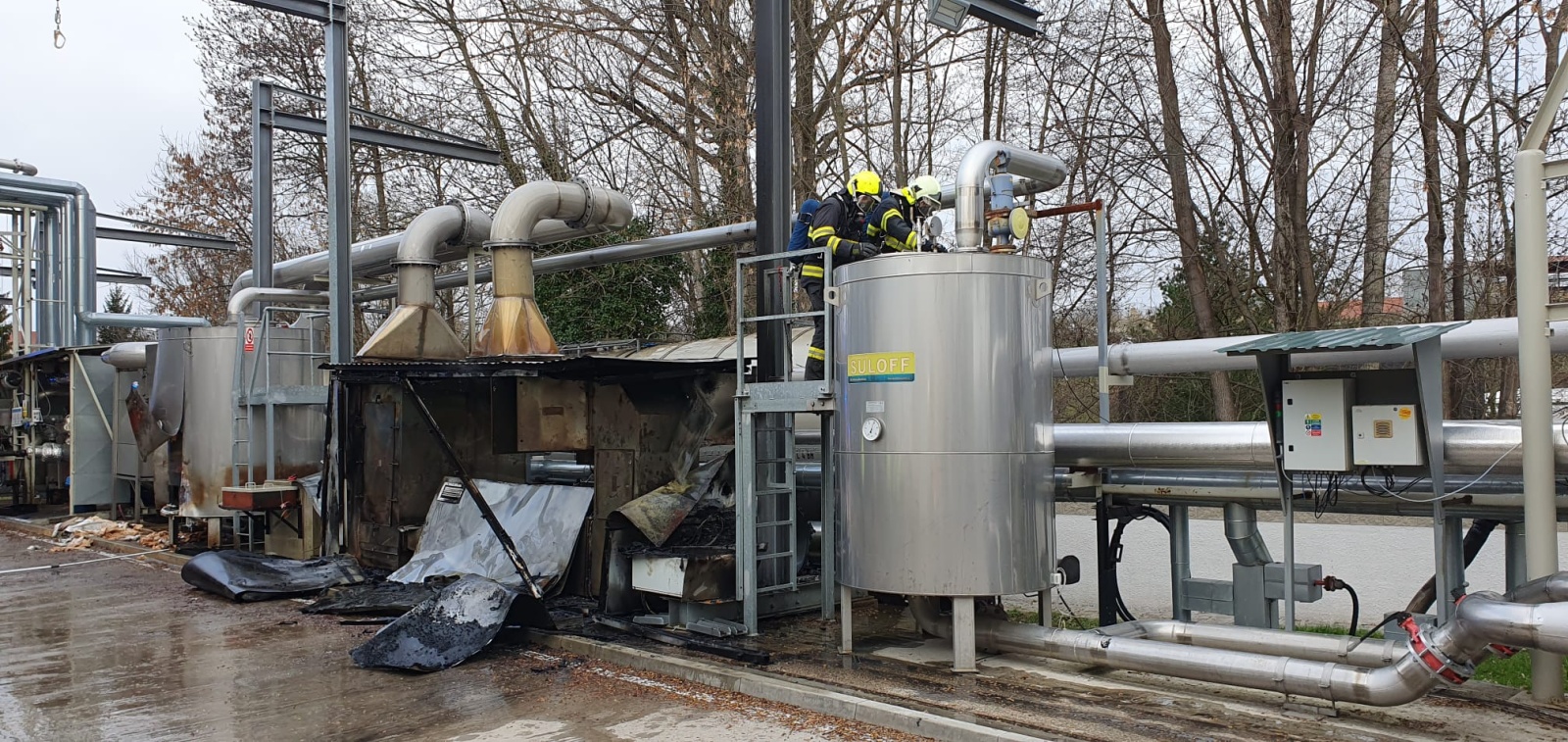 002-Požár technologického zařízení v průmyslovém areálu v Kouřimi na Kolínsku.jpeg