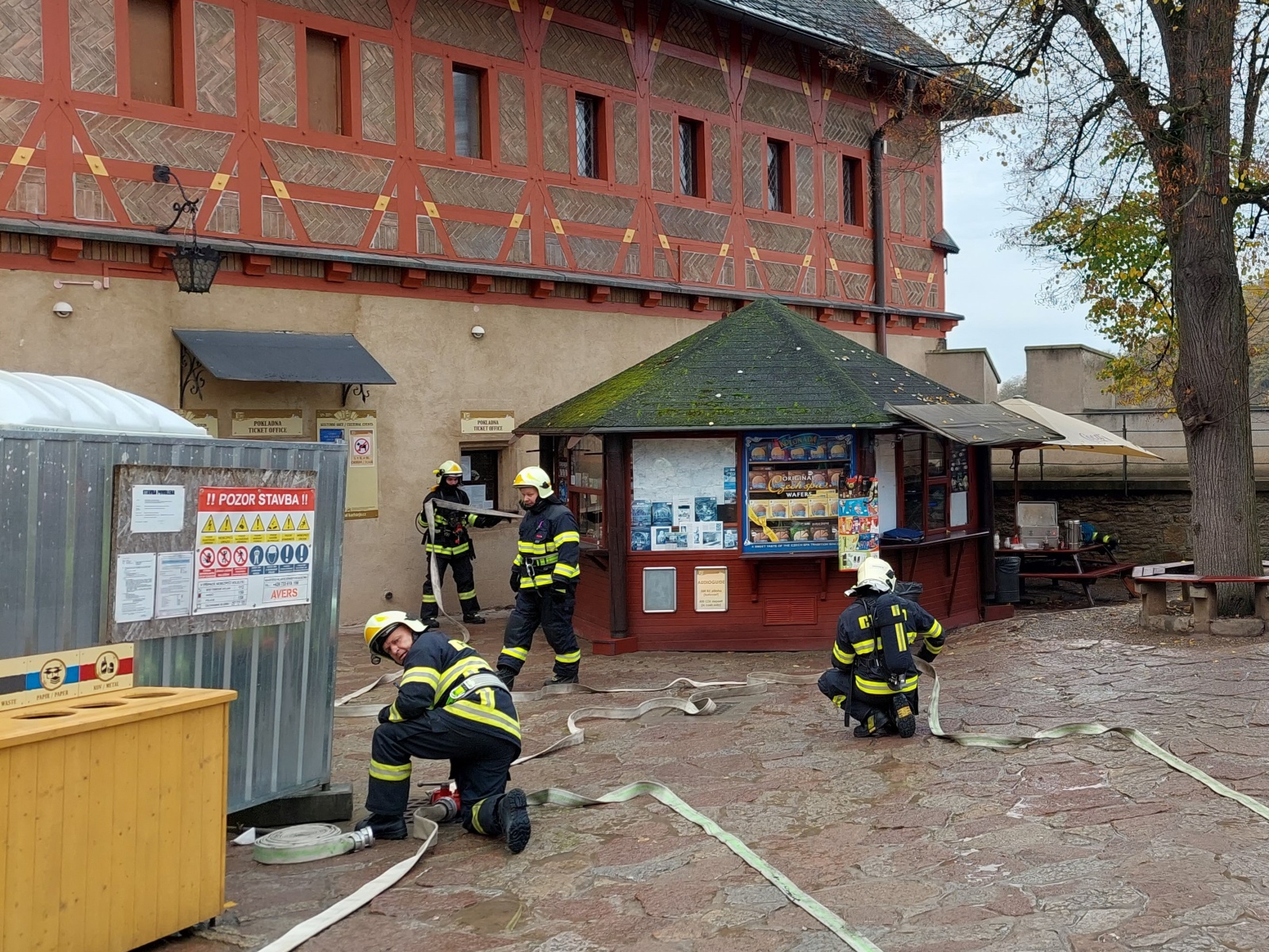 002-Prověřovací cvičení na hradě Karlštejn.jpg