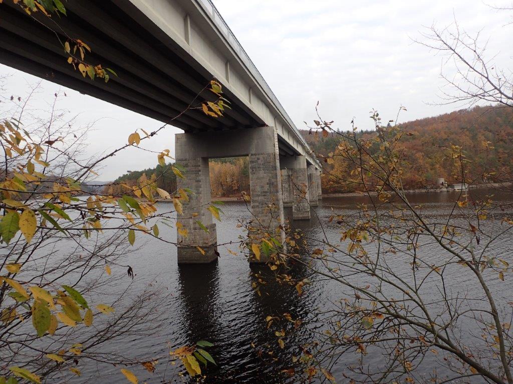 002-Živohošťský most zespodu.jpg