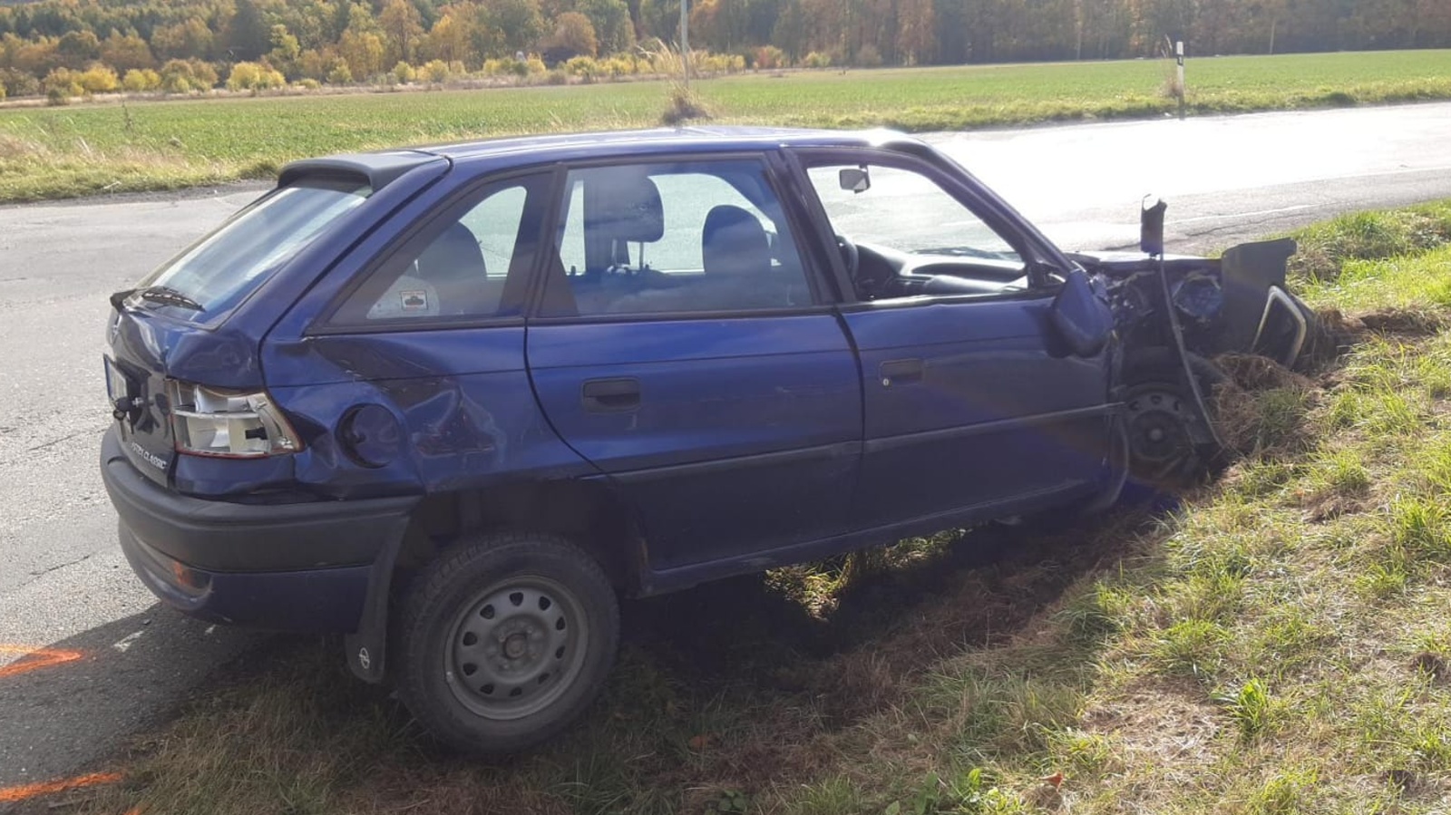 003-Dopravní nehoda dvou osobních vozidel nedaleko obce Sýkořice na Rakovnicku.jpeg
