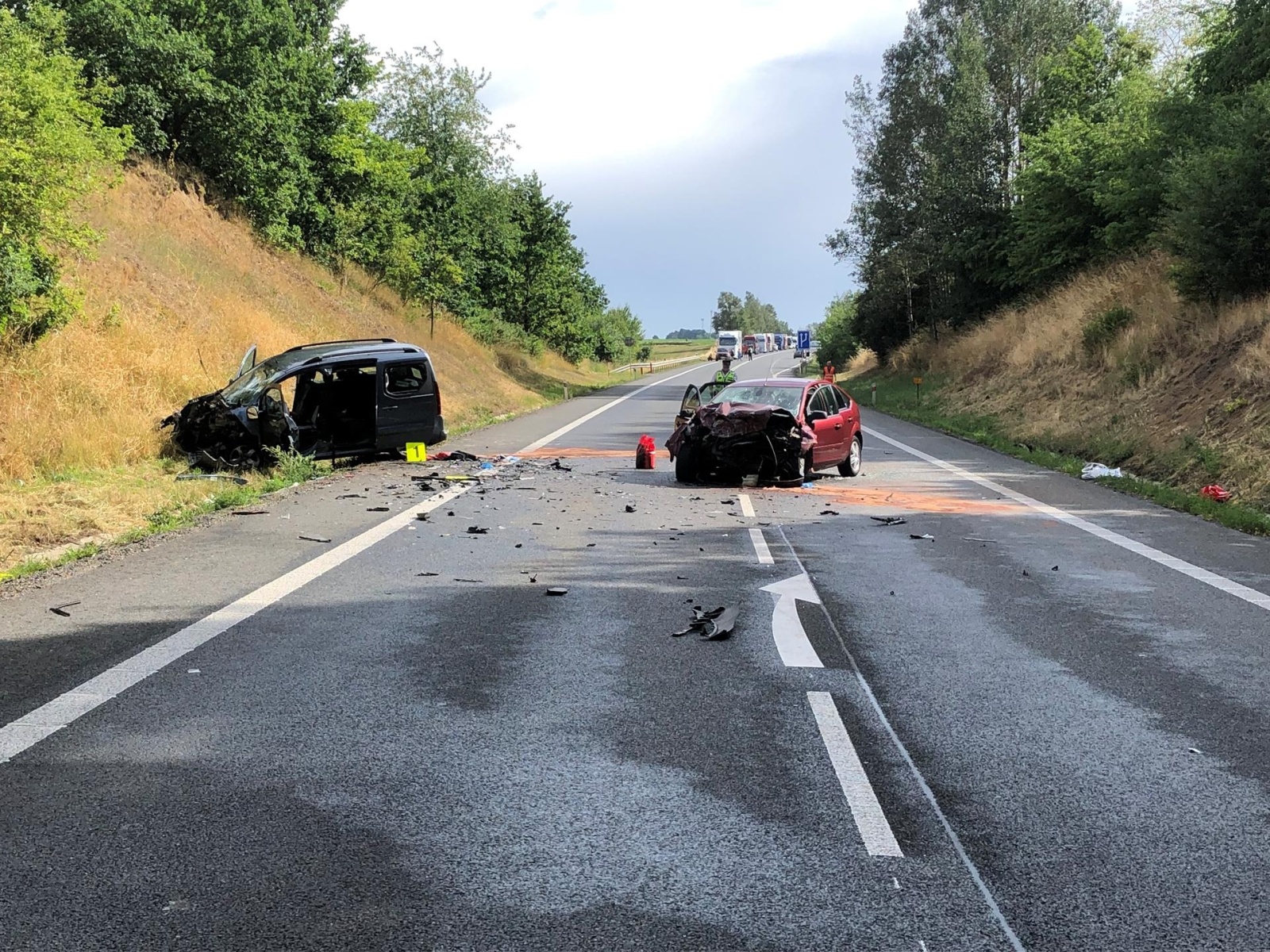 003-Vážná dopravní nehoda na silnici č. 3 u Bystřice na Benešovsku.jpg