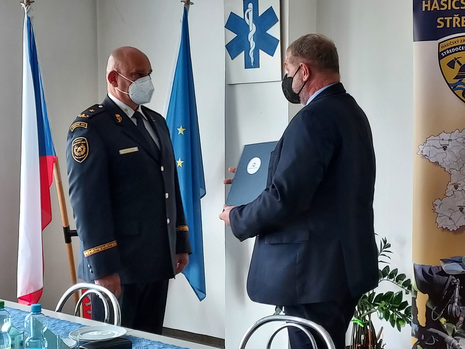 003 - předání norných stěn.jpg