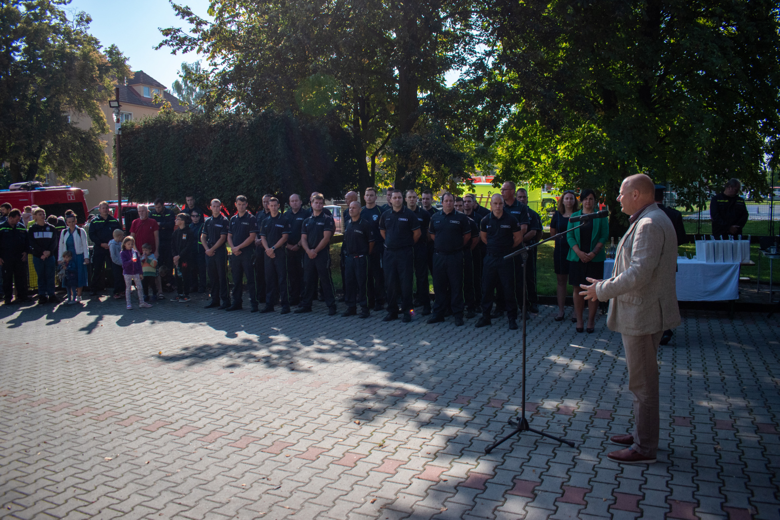 004-30 let profesionálních hasičů ve Stochově.jpg