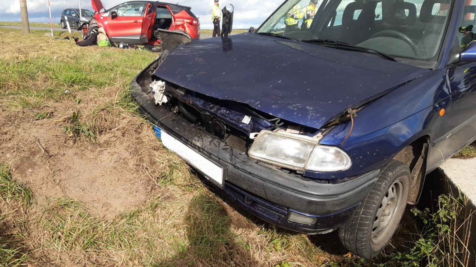 004-Dopravní nehoda dvou osobních vozidel nedaleko obce Sýkořice na Rakovnicku.jpeg