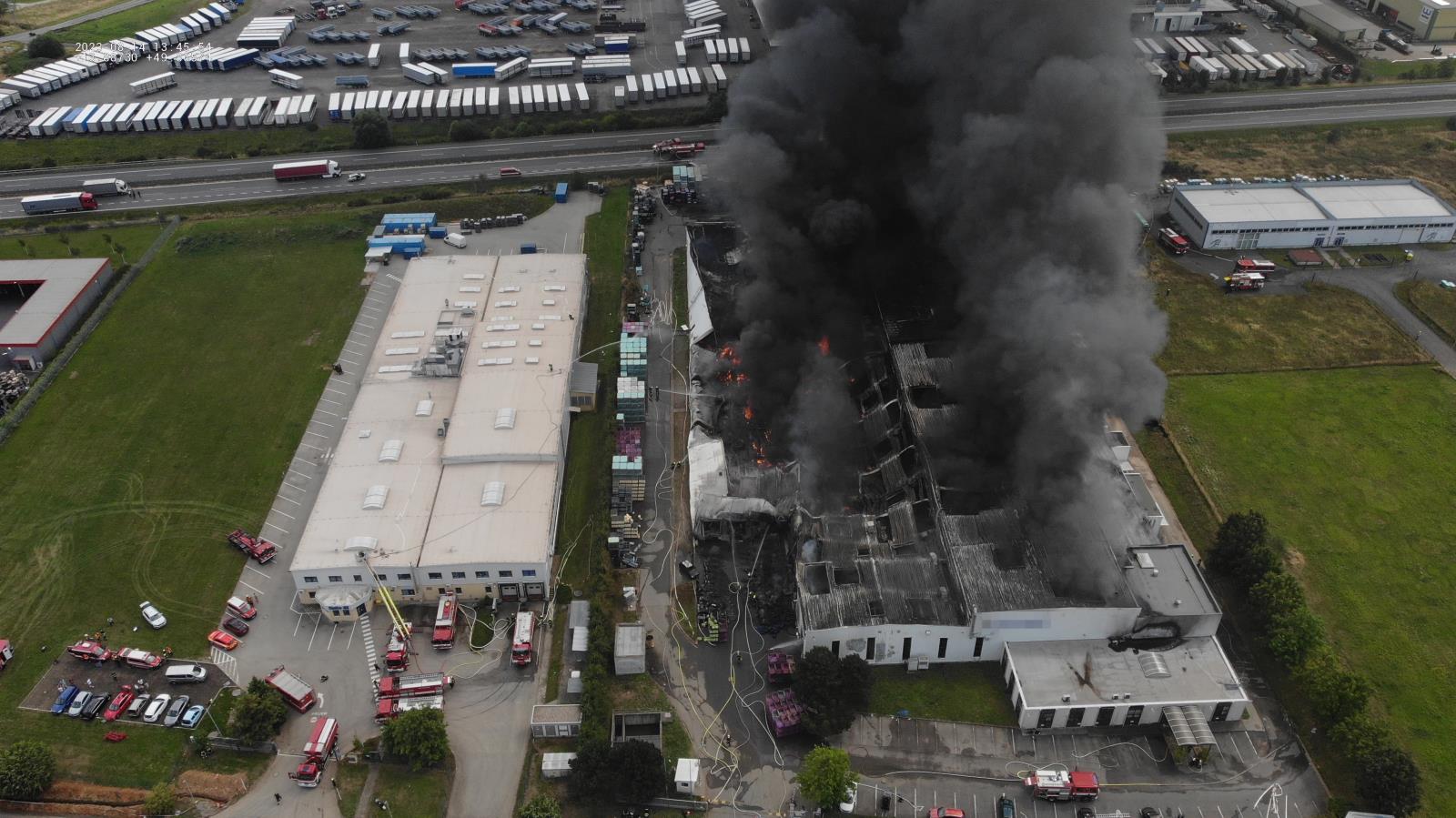 004-pozar průmyslové haly Žebrák.JPG