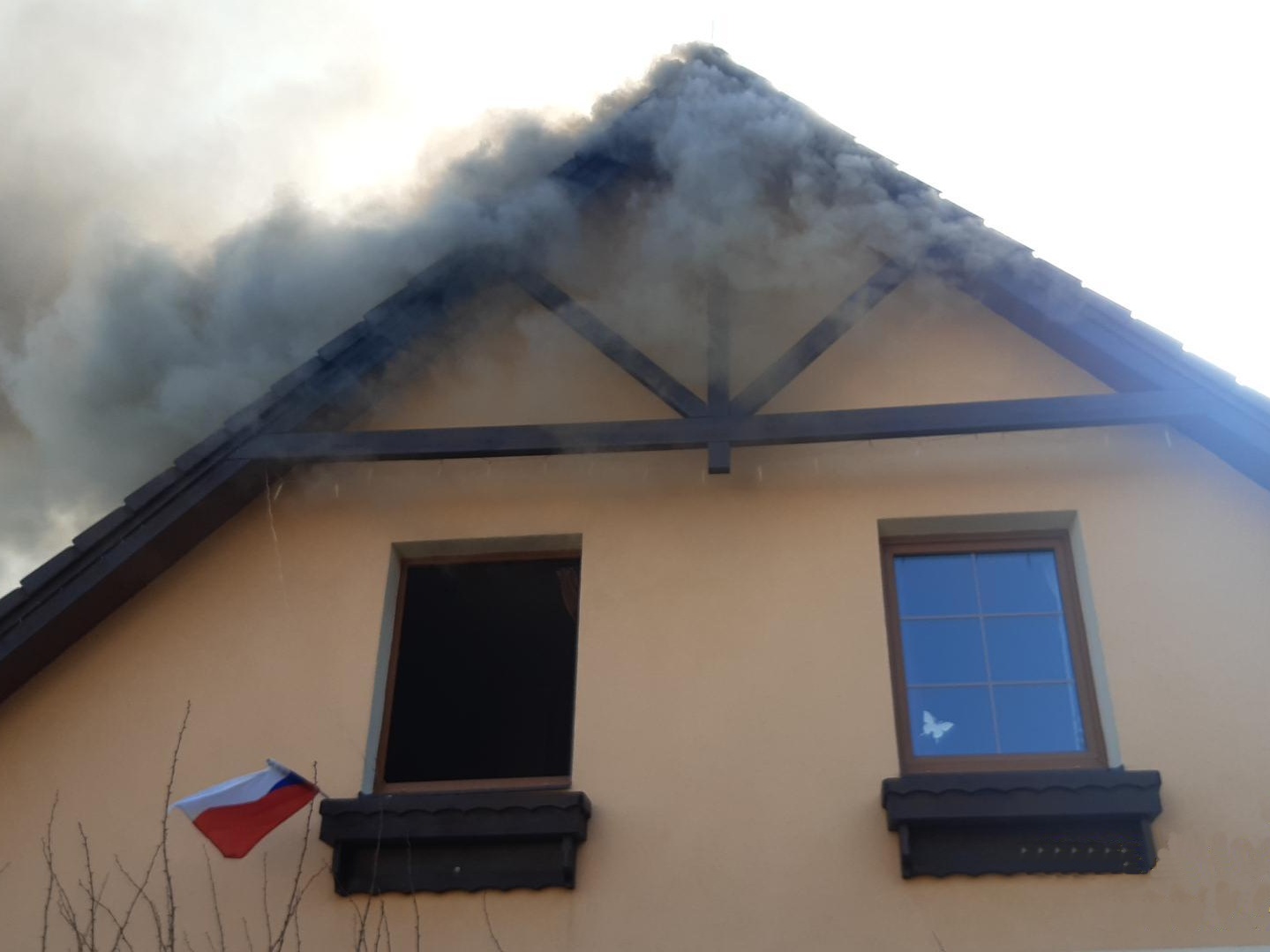 004 - požár rodinného domu Nupaky.jpg