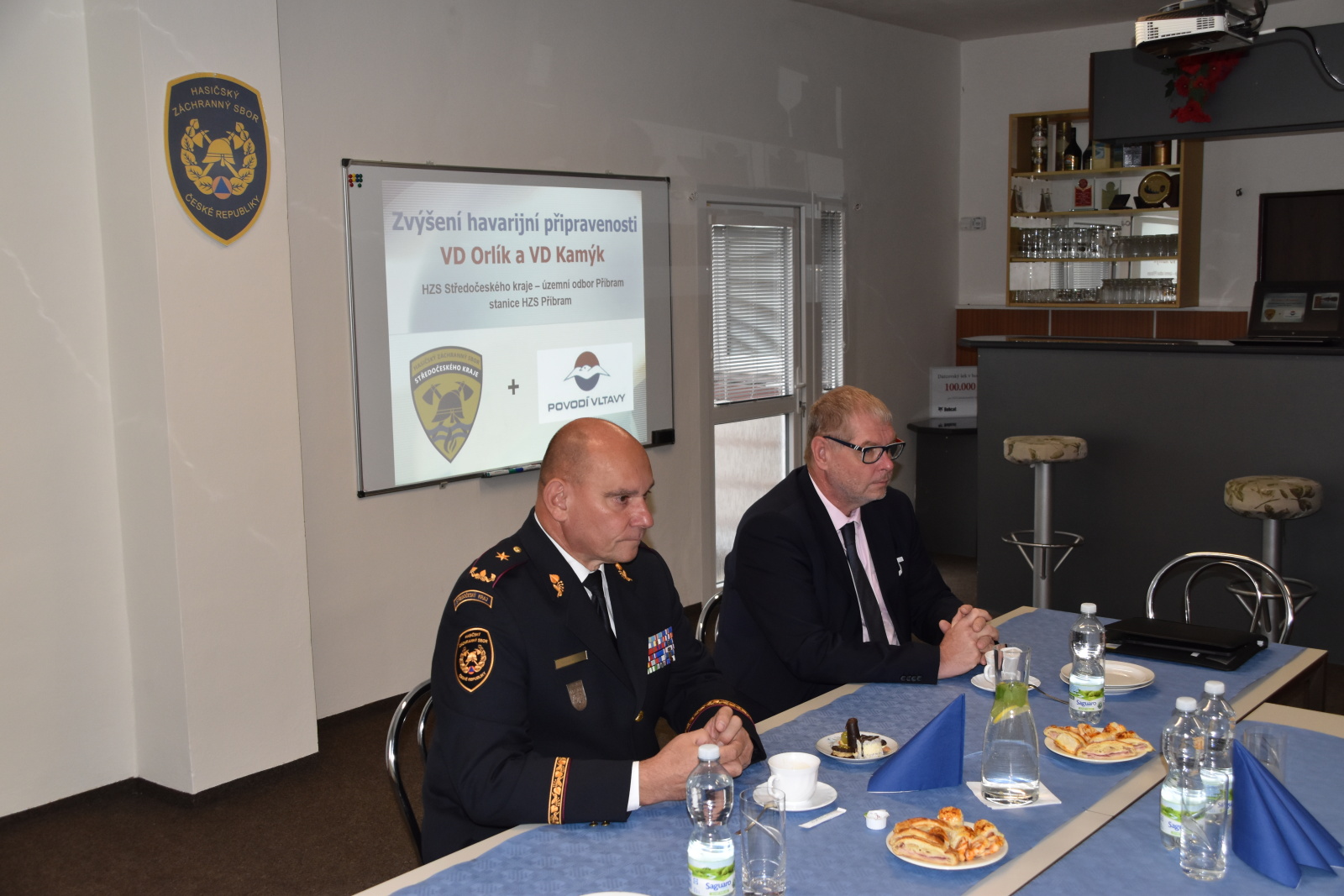005-Slavnostní předání norných stěn příbramským profesionálním hasičům.JPG