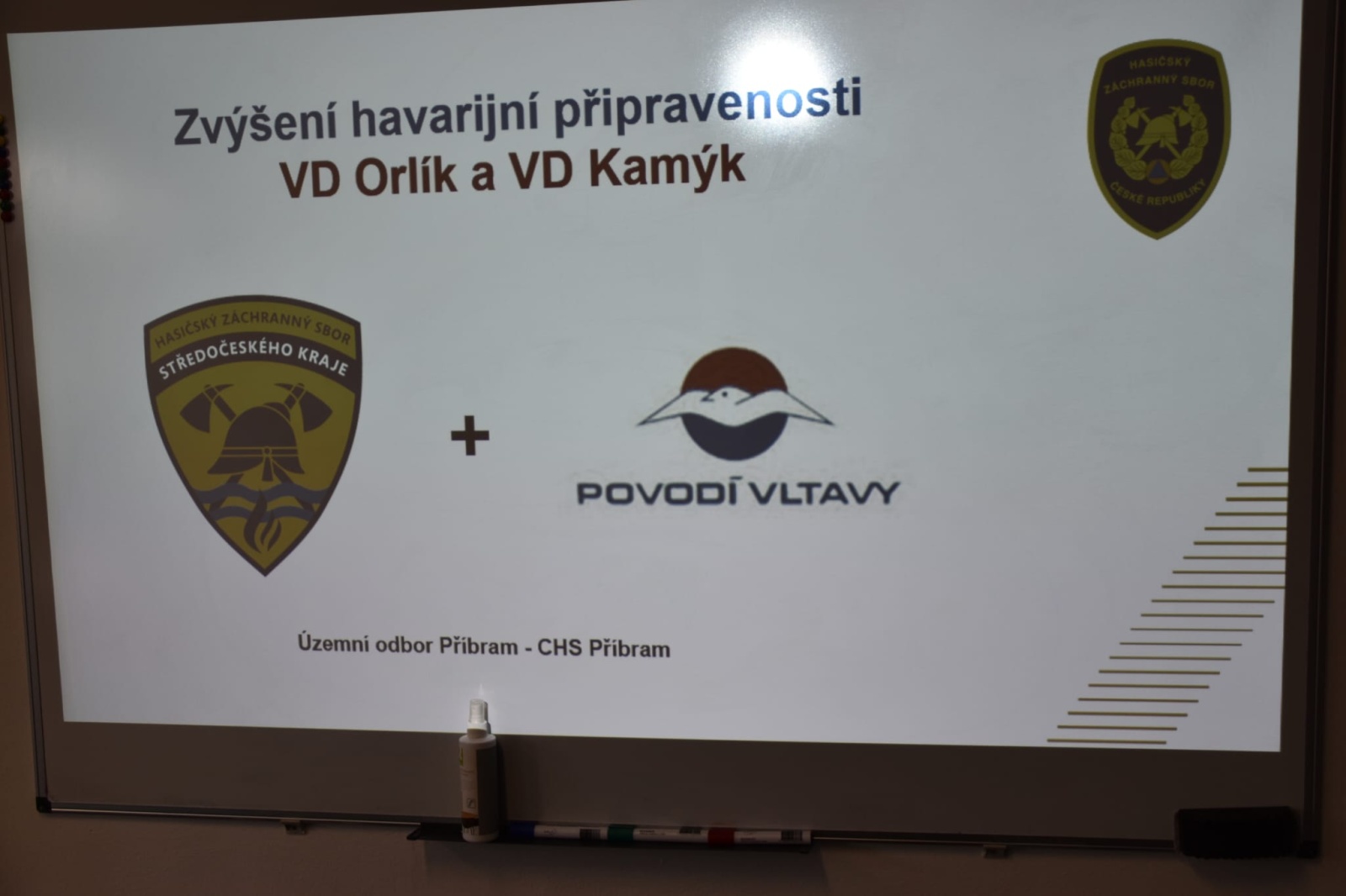 006-Nové suché obleky pro příbramské hasiče od Povodí Vltavy.jpeg