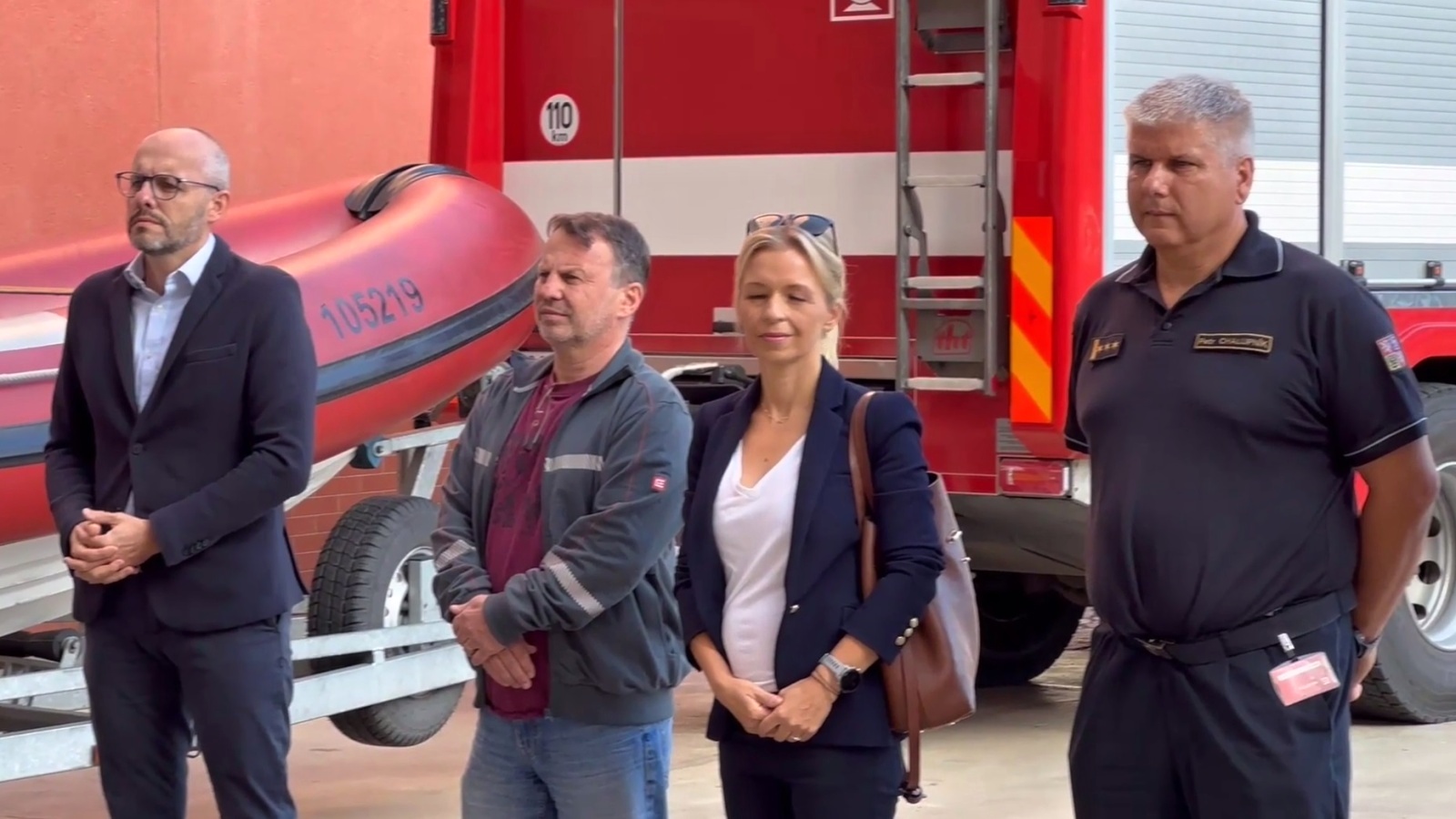 006-Nový lodní motor pro příbramské hasiče.jpg