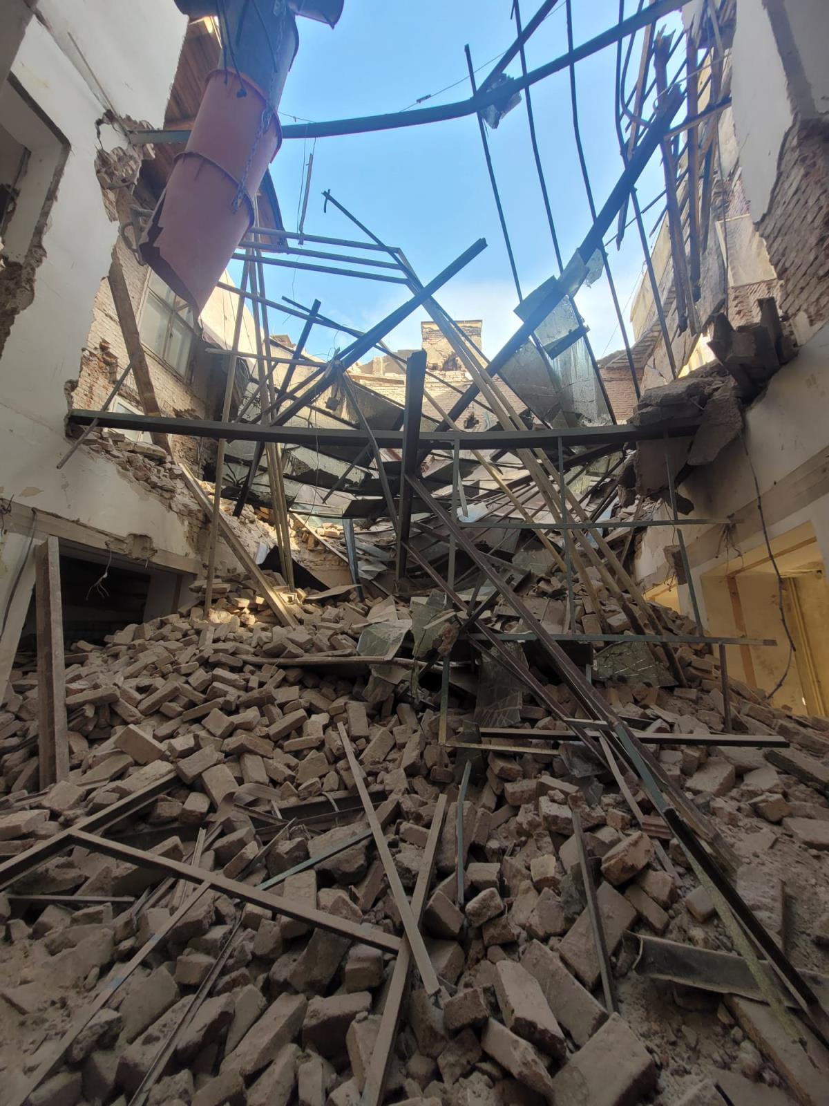 007-Destrukce rekonstruovaného bytového domu v Příbrami.jpg