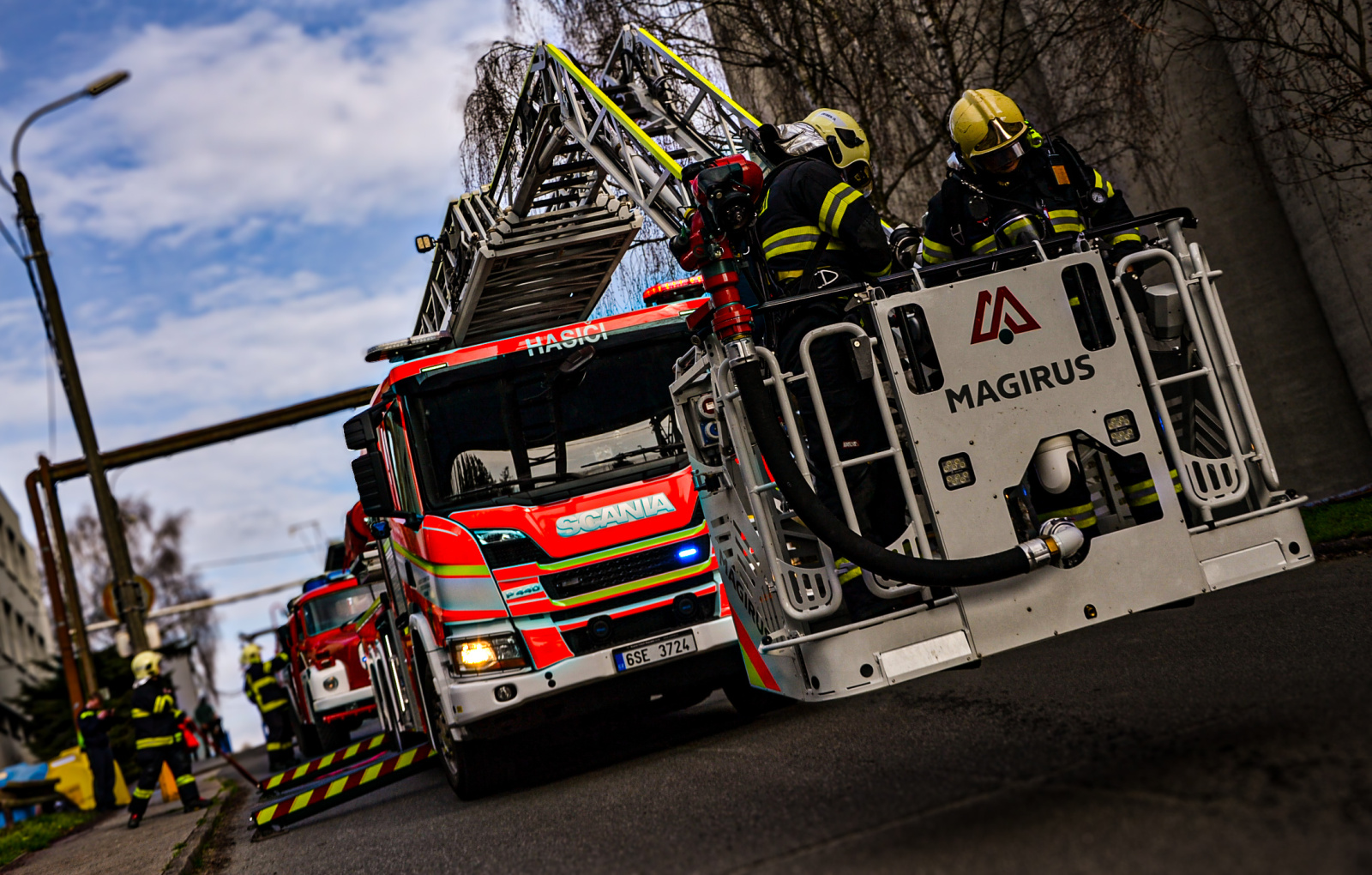 007-Nácvik likvidace požáru na vrcholu obilních sil v Milíně.jpg