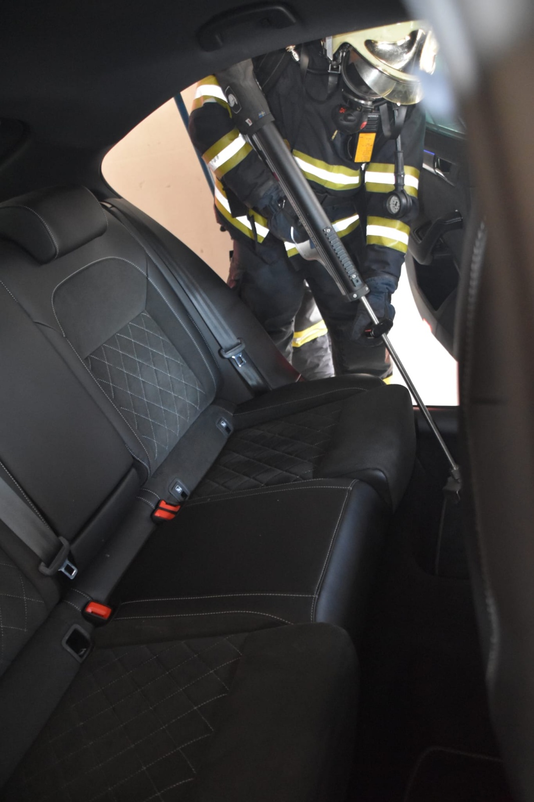 007-Prověřovací cvičení zaměřené na požár elektromobilu v příbramském parkovacím domě.jpeg