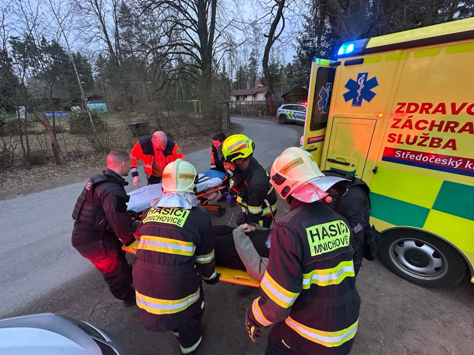 007-Vyproštění nohy z klád.jpeg