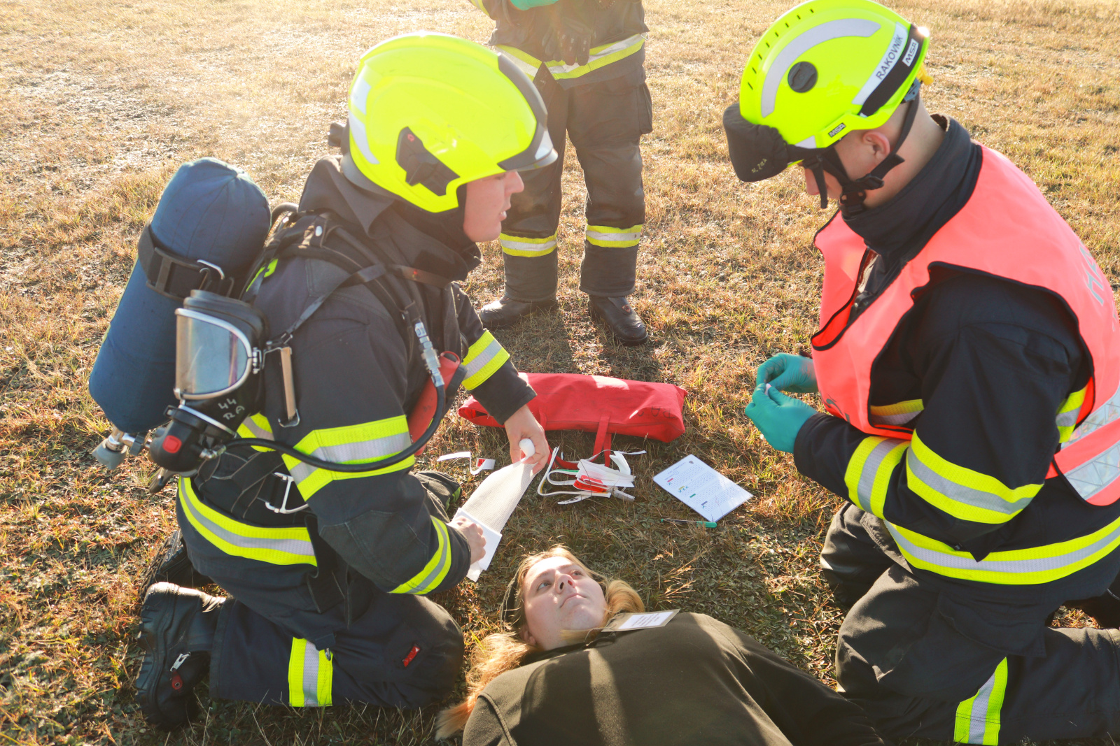 008-Prověřovací cvičení zaměřené na pád letadla na rakovnickém letišti.jpg