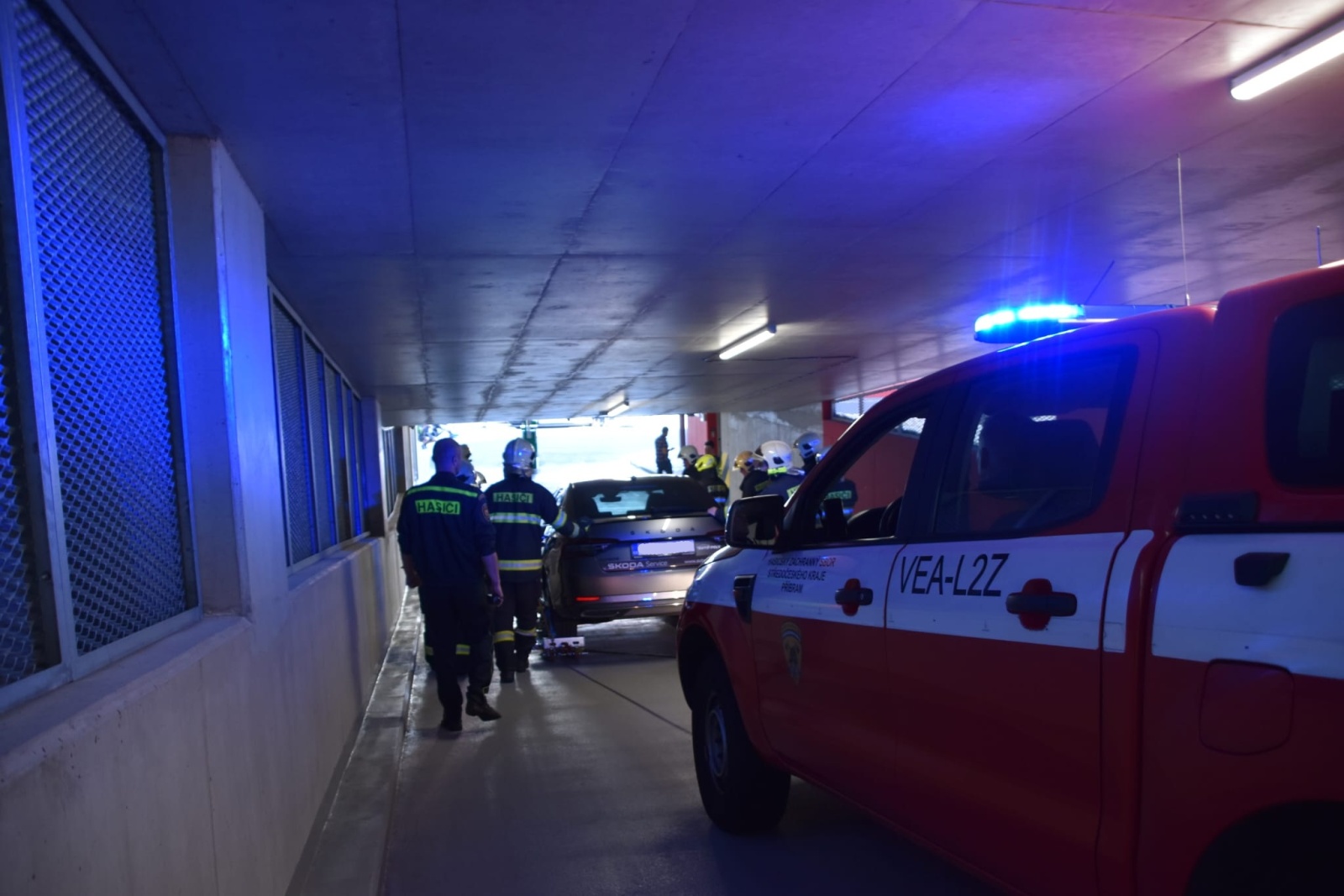 008-Prověřovací cvičení zaměřené na požár elektromobilu v příbramském parkovacím domě.jpeg