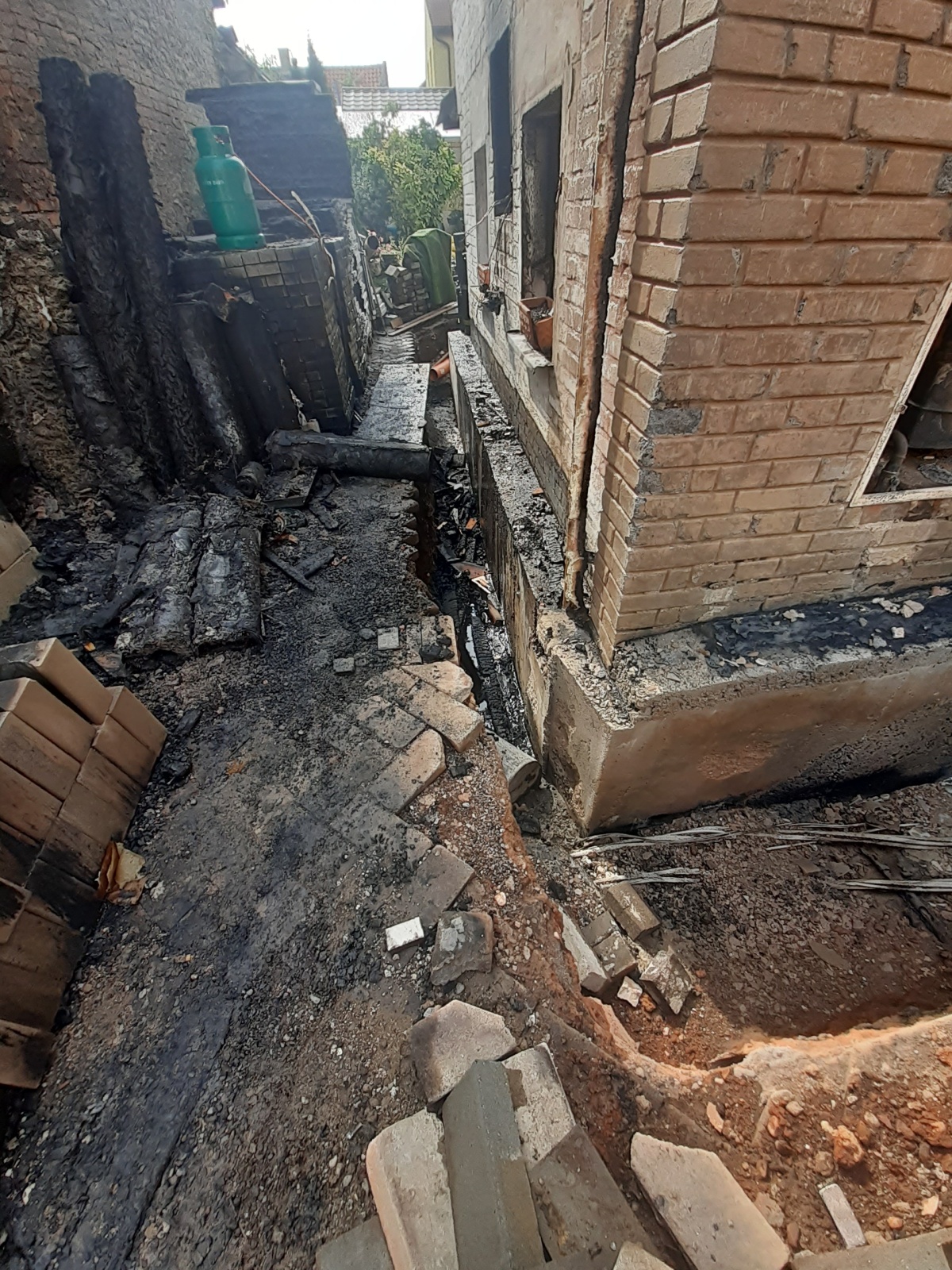 010-Požár plynu po narušení přípojky v obci Brandýsek na Kladensku.jpg