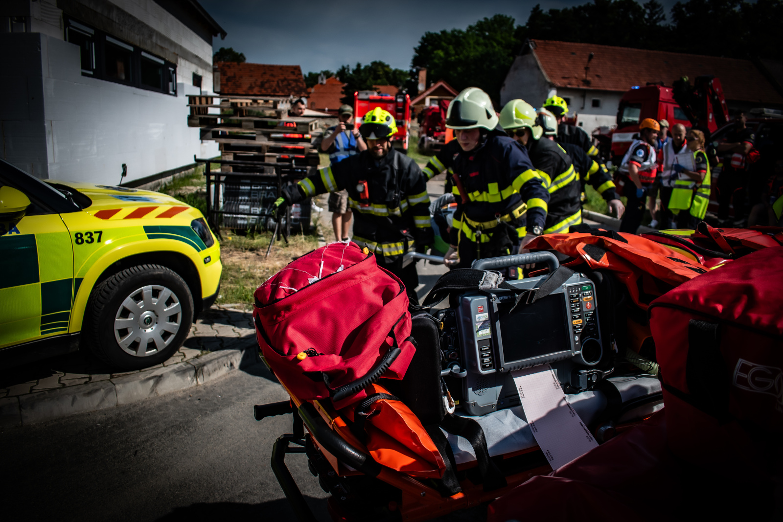 011-Taktické cvičení složek IZS z Mělnicka zaměřené na záchranu osob po destrukci objektu.jpg