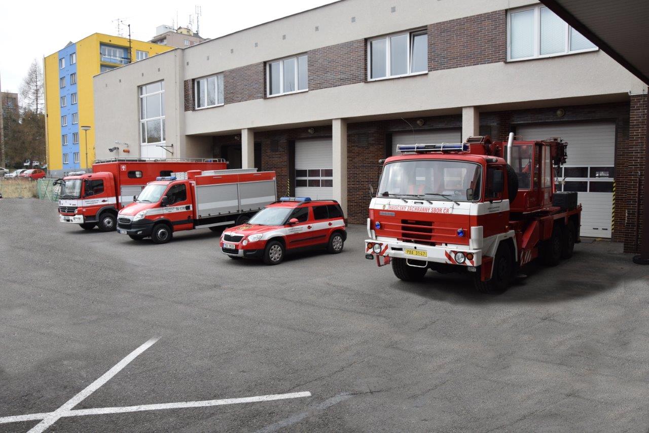012-Část výjezdové techniky (2015).jpg