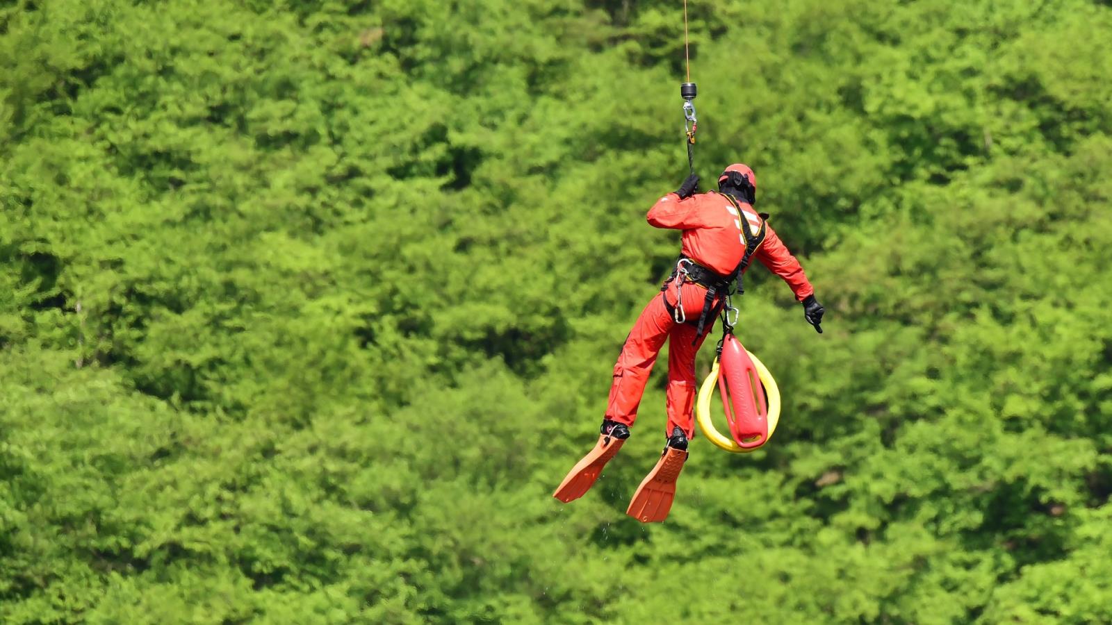 012 - výcvik leteckých záchranářů.jpg